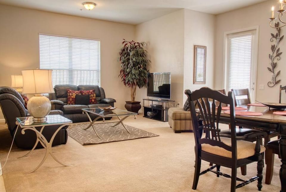 TV and multimedia, Living room, Dining area