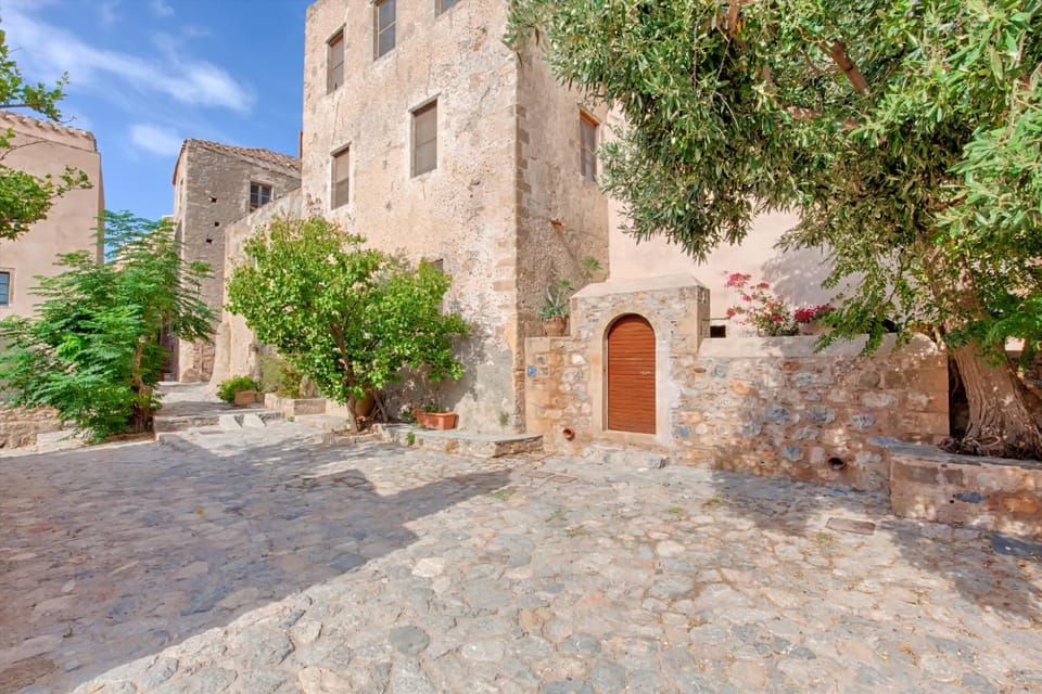 Facade/entrance, Street view