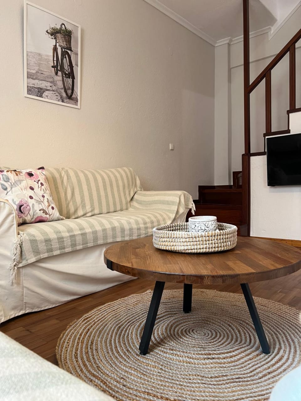 TV and multimedia, Living room, Seating area