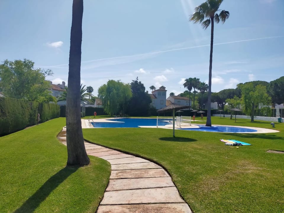 Off site, Garden