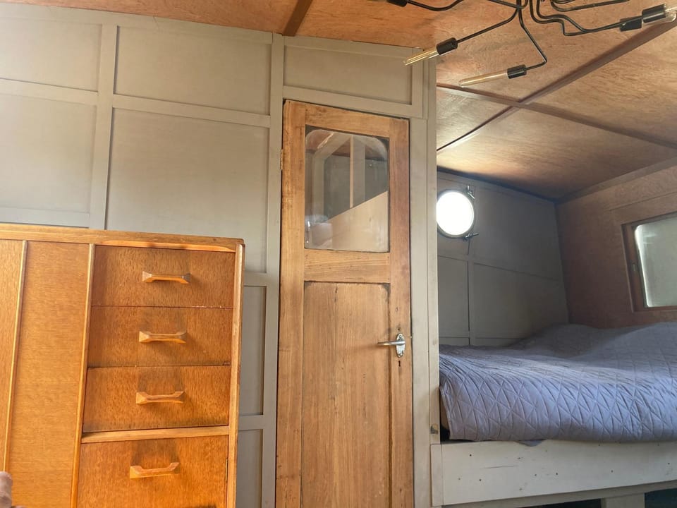 Bedroom, wardrobe