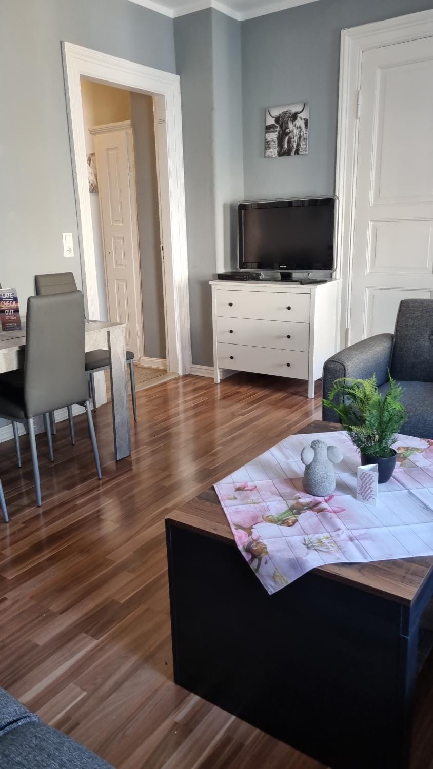 TV and multimedia, Living room, Dining area