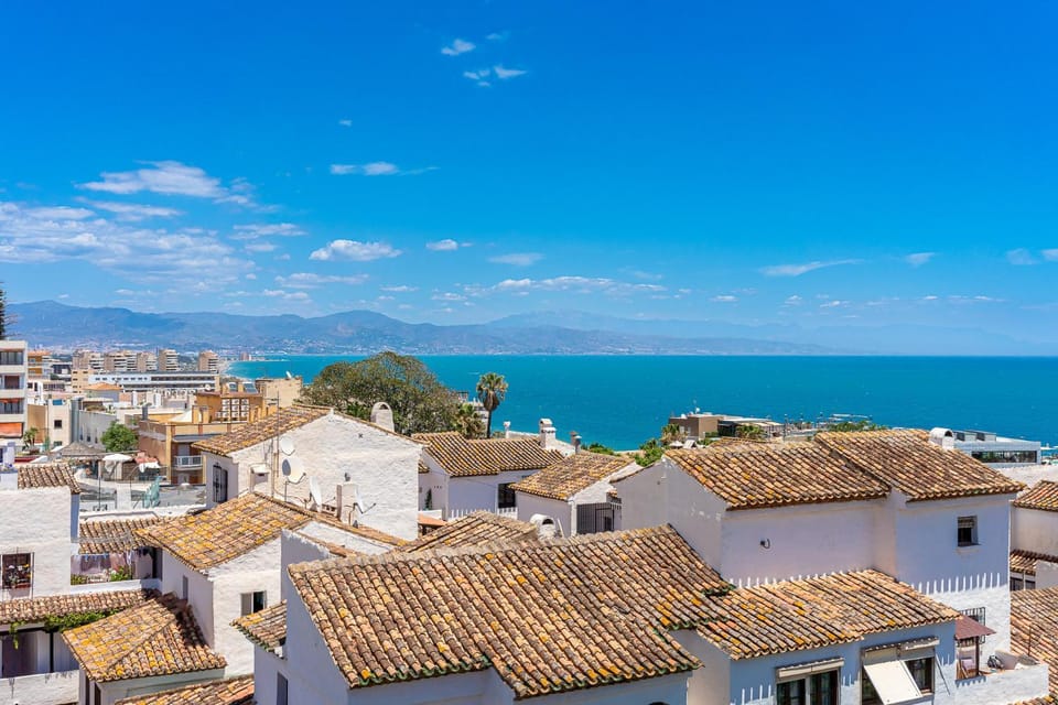 797 HOLIDAY RENTALS- Apartamento en Torremolinos para 7 con vistas al mar Apartment in Torremolinos