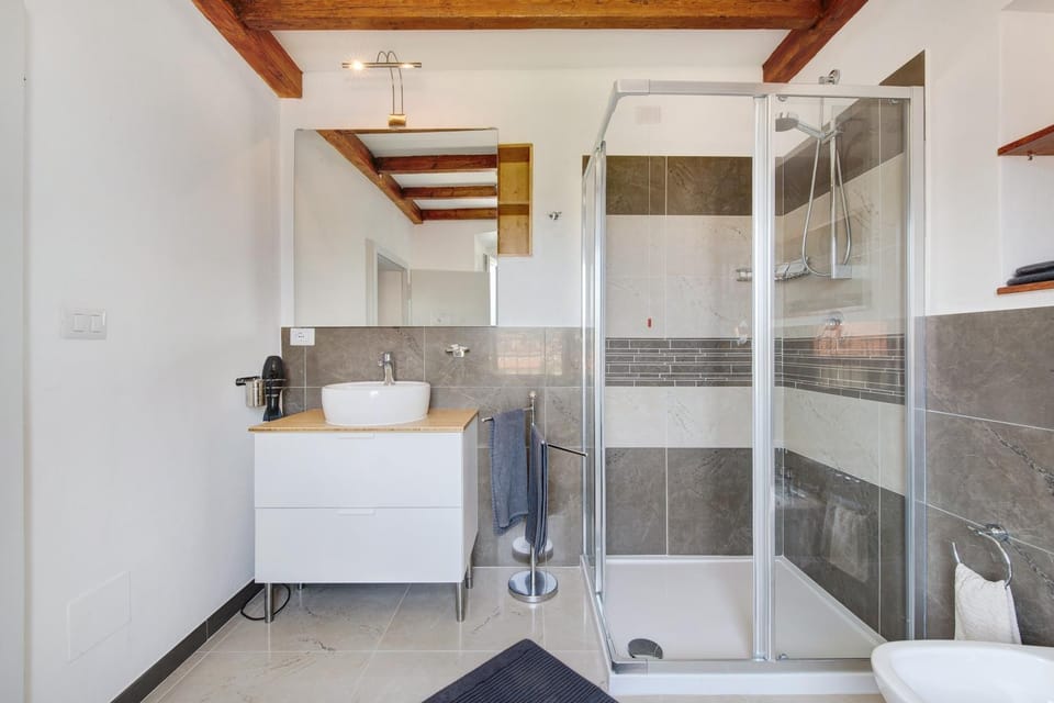 Bathroom, Living room