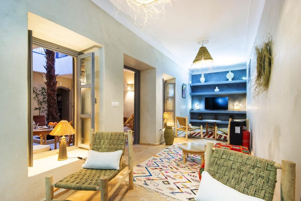 Communal lounge/ TV room, TV and multimedia, Living room, Seating area, Evening entertainment