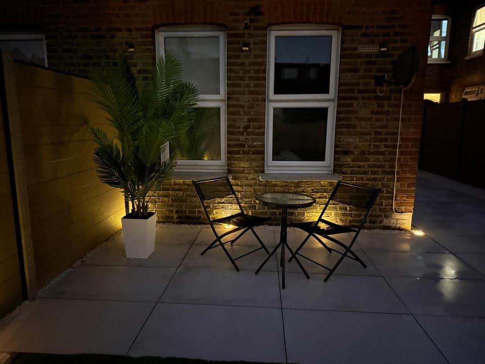 Patio, Night, Balcony/Terrace, Seating area, Dining area