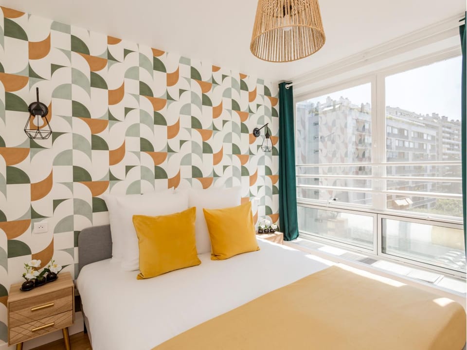 Bed, Photo of the whole room, Bedroom, City view