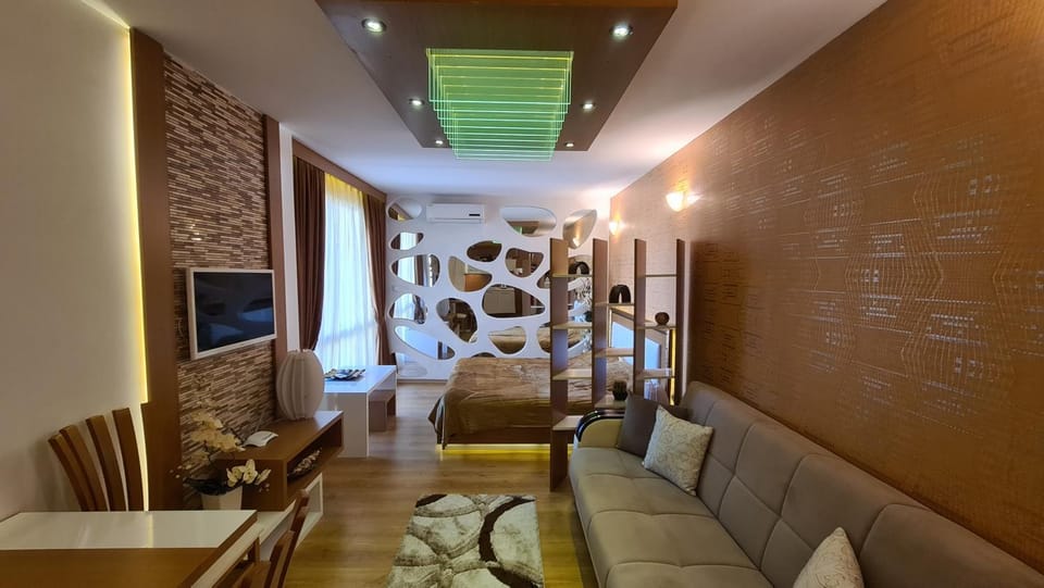 Communal lounge/ TV room, TV and multimedia, Living room, Seating area