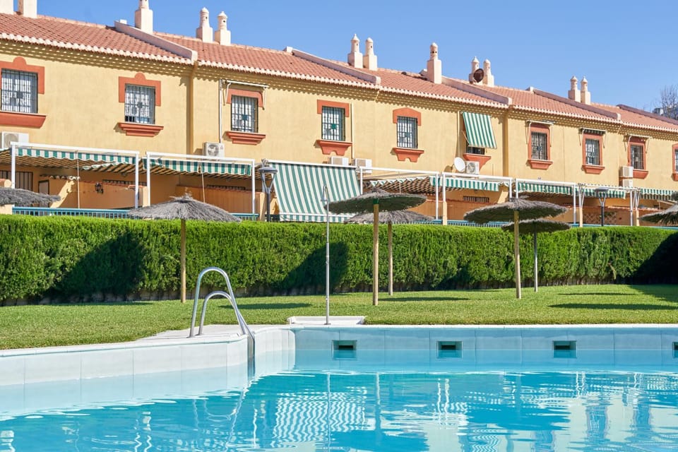 Property building, Swimming pool