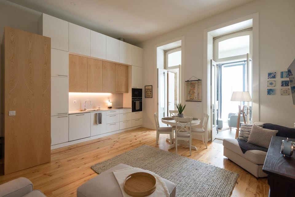 Kitchen or kitchenette, Seating area, Dining area, minibar, pet friendly, stove