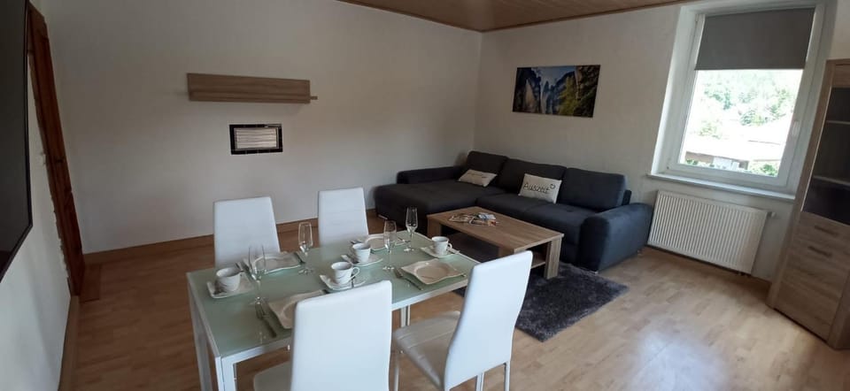 Living room, Seating area, Dining area
