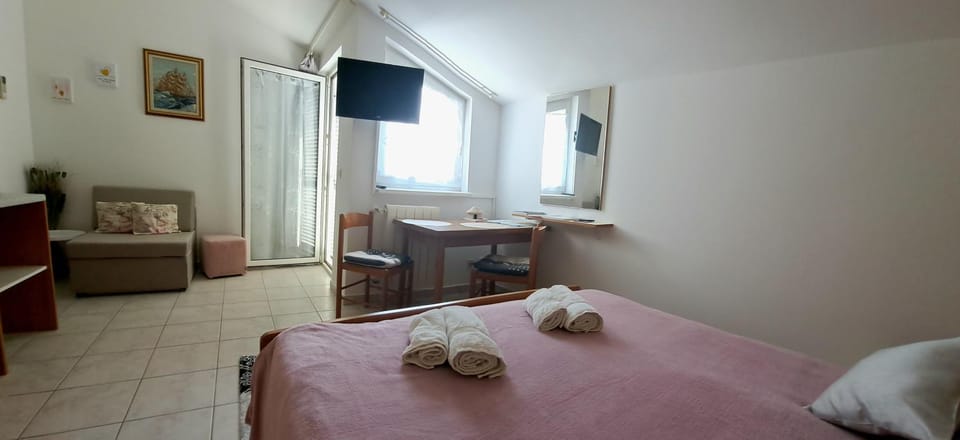 TV and multimedia, Seating area, towels