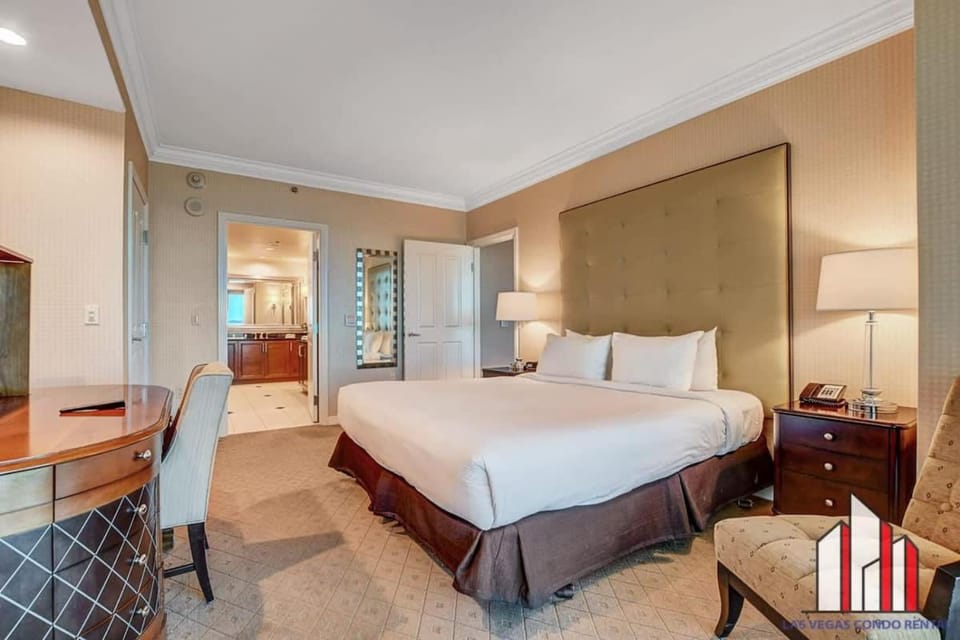 Signature 2Br3Ba F1 View Balcony Ste 28-814 and 16 House in Las Vegas Strip