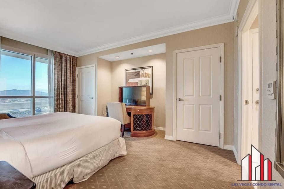 Signature 2Br3Ba balcony combo units 28-602 and 04 House in Las Vegas Strip