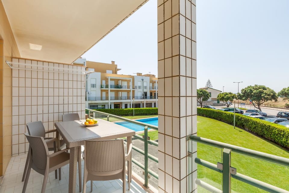 View (from property/room), Balcony/Terrace, Dining area, Pool view, Swimming pool