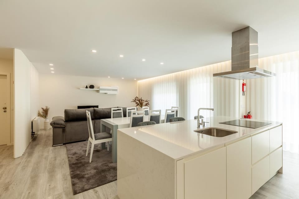 Kitchen or kitchenette, Living room, Seating area, Dining area, minibar, pet friendly, stove