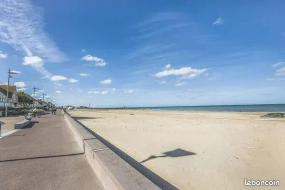 Nearby landmark, Day, Natural landscape, Beach