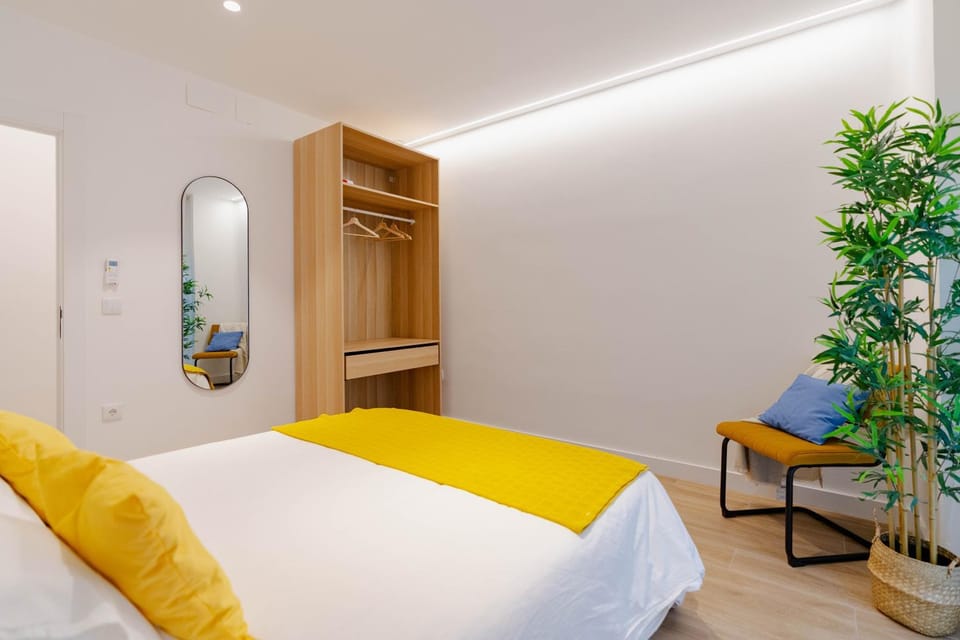 Bed, Photo of the whole room, Bedroom, hair dresser, wardrobe