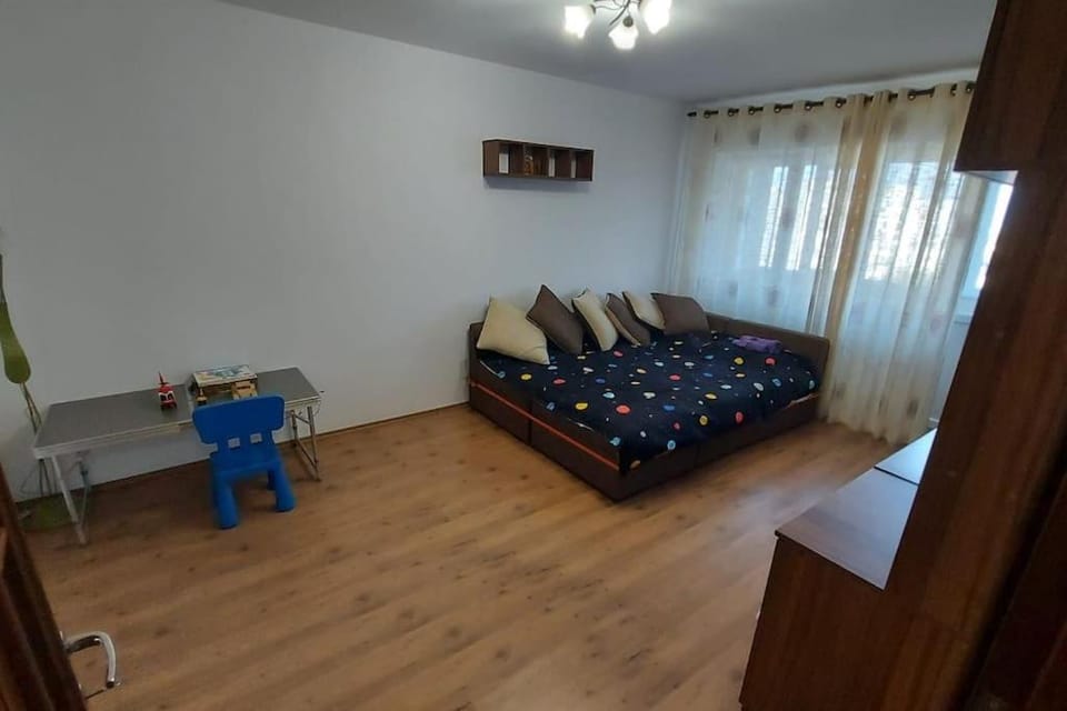 Authorised 2BR Apt near CityCenter - 1 parking lot Apartment in Bucharest