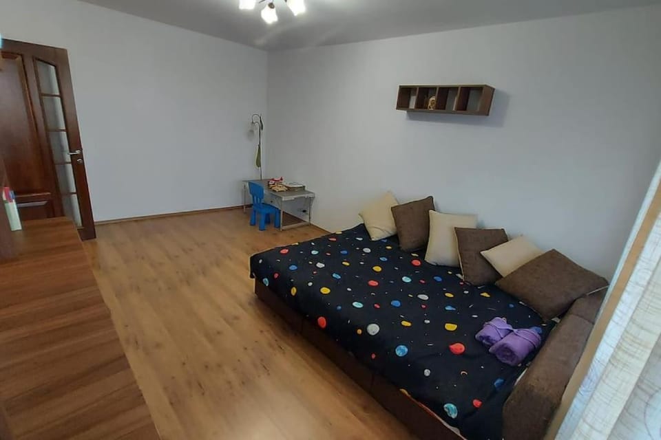 Authorised 2BR Apt near CityCenter - 1 parking lot Apartment in Bucharest