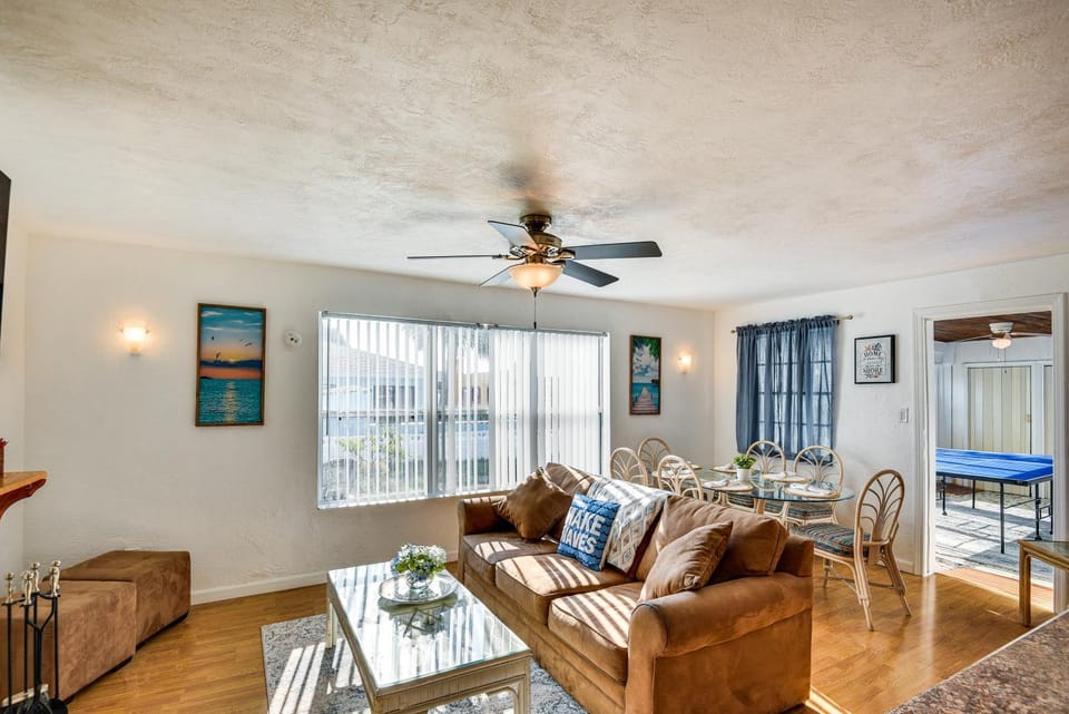 Ormond Beach Home: Walk to Community Beach! House in Ormond By The Sea