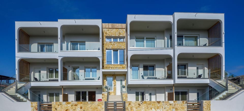 Property building, Balcony/Terrace, Street view