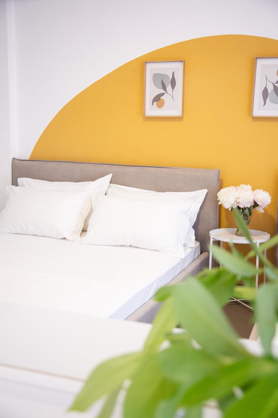 Lulu Suites - Sunflower Apartment in Tirana County, Albania