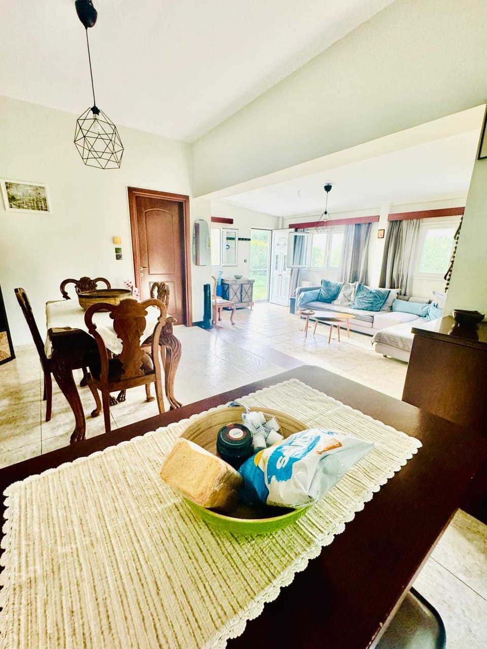 Living room, Seating area, Dining area