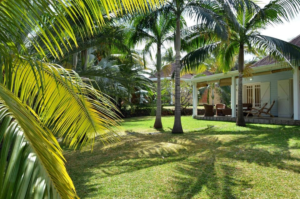 Facade/entrance, Garden
