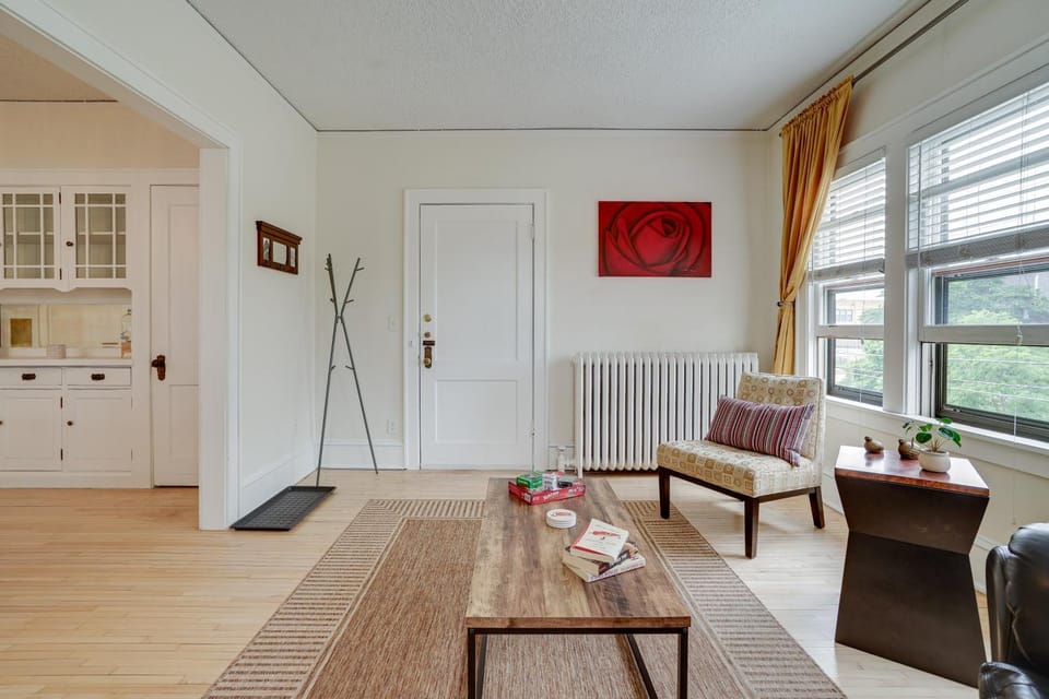 Bright Minneapolis Apartment - 1 Mi to Downtown! House in Minneapolis