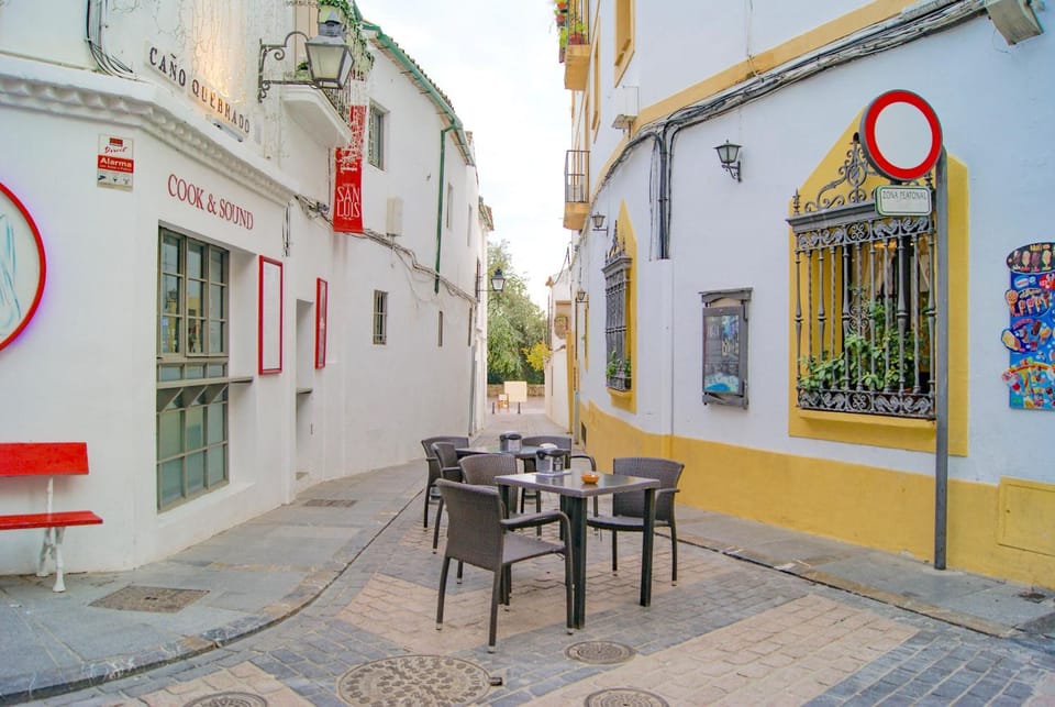Neighbourhood, Street view, Location