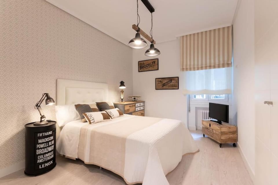 Apartamento LUXURY centro Bilbao GARAJE Apartment in Bilbao