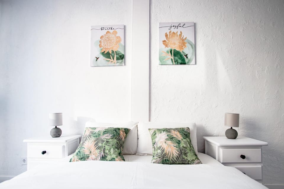 Bed, Decorative detail, Bedroom