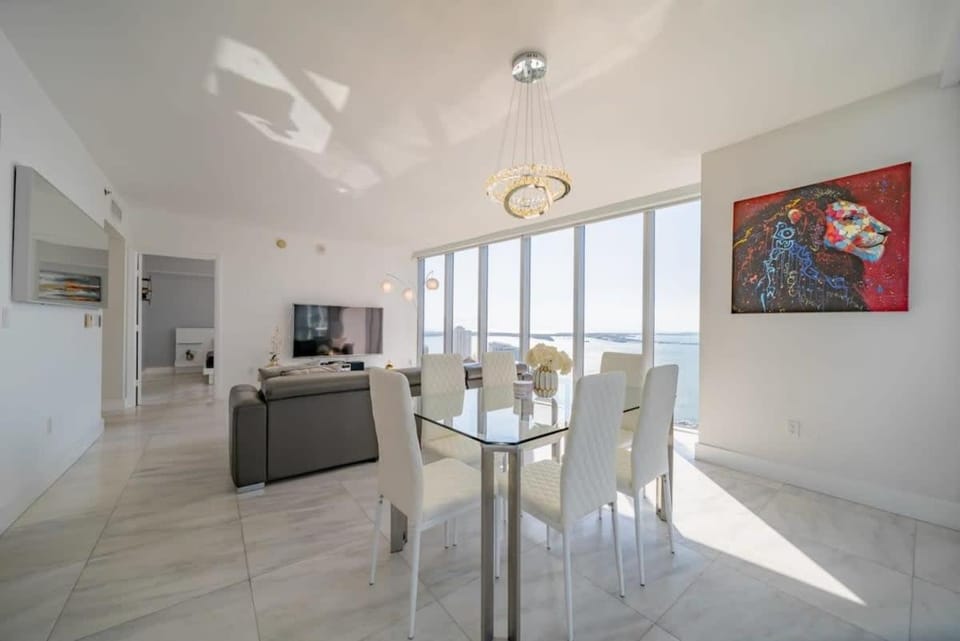 Luxury Ocean View 2BR Corner Unit at W residence Apartment in Brickell