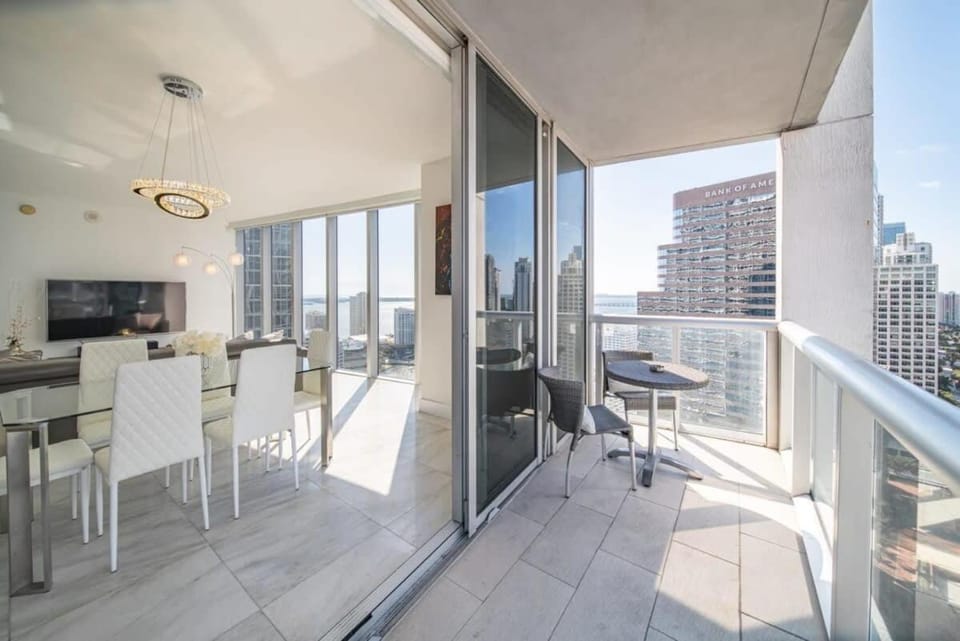 Luxury Ocean View 2BR Corner Unit at W residence Apartment in Brickell
