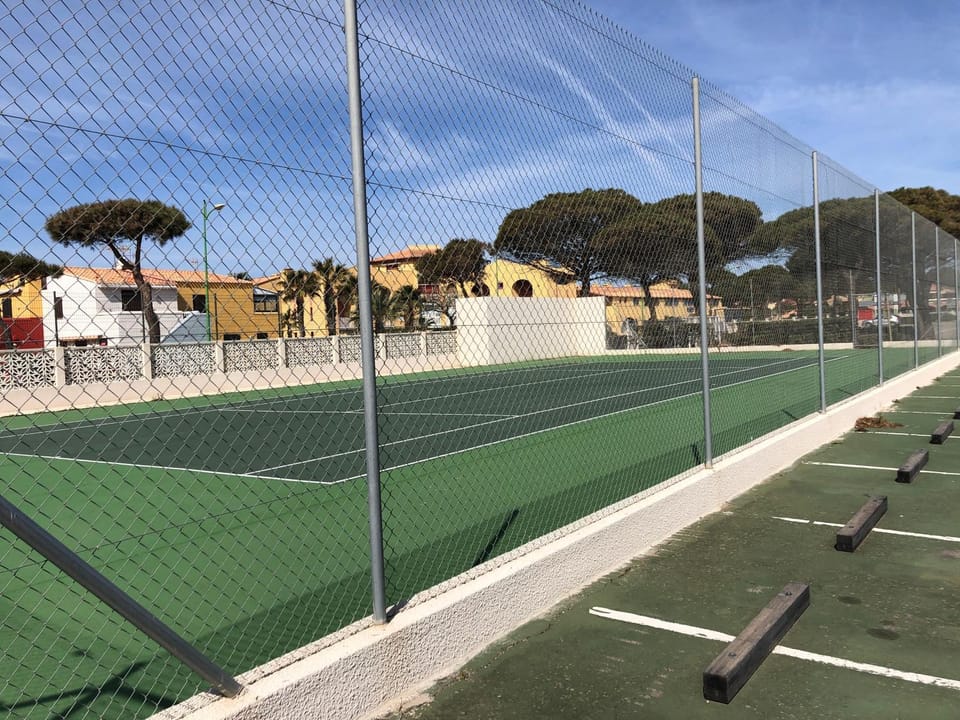 Property building, Tennis court