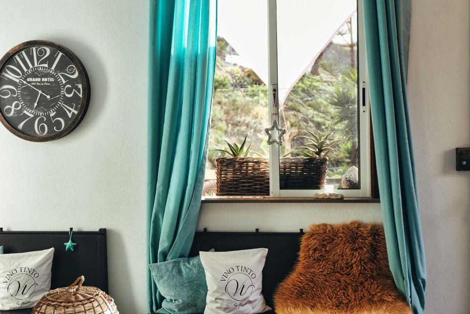 Living room, Photo of the whole room