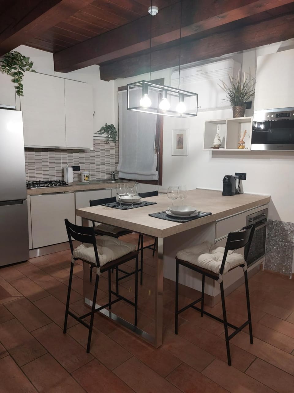 Kitchen or kitchenette