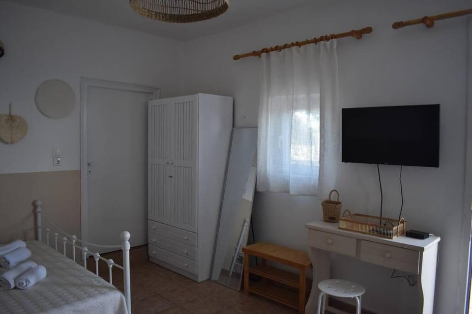 Cantera house, Kalokairines KIT House in Islands