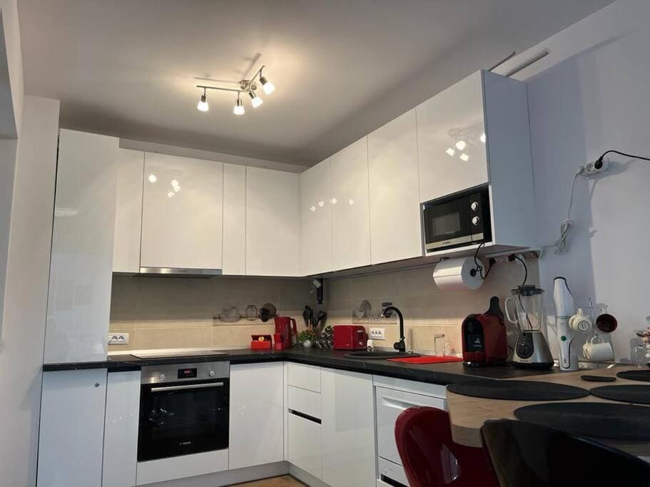 Coffee/tea facilities, Kitchen or kitchenette, Dining area, Breakfast, dishwasher, minibar, pet friendly, stove, toaster