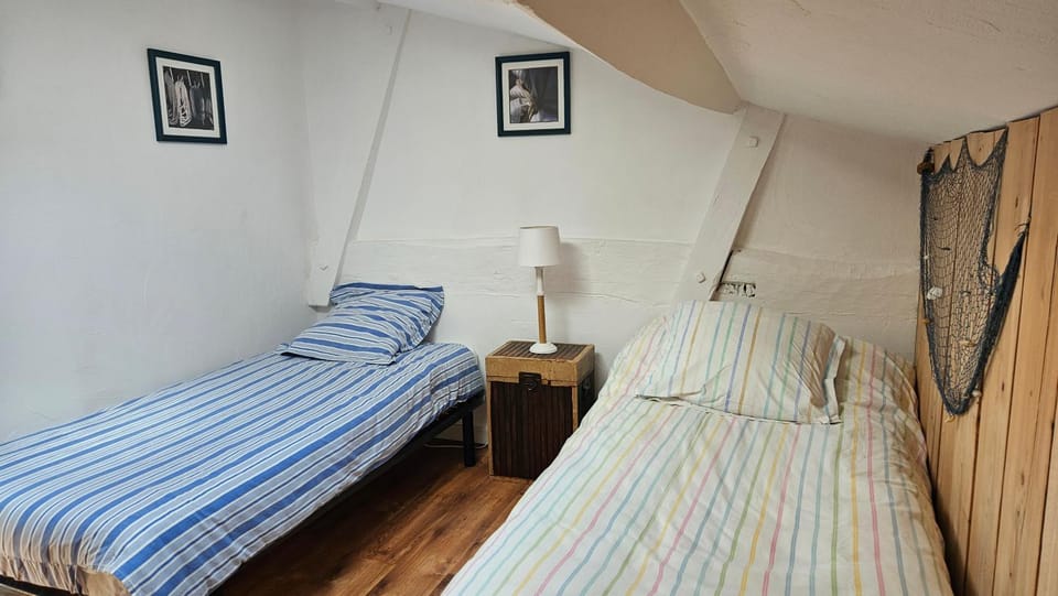 Bed, Photo of the whole room, children