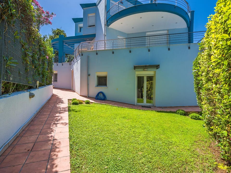 Property building, Garden