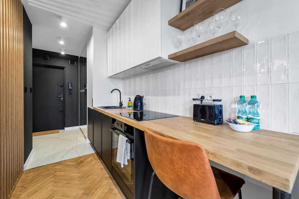 Kitchen or kitchenette, Dining area, hair dresser, minibar