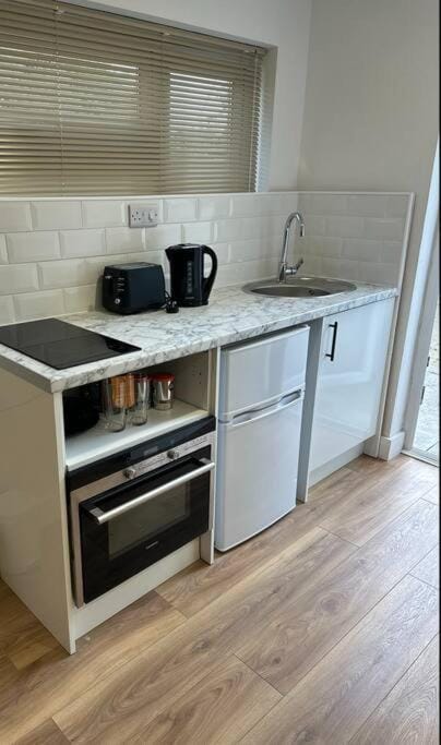 Coffee/tea facilities, Kitchen or kitchenette, minibar, pet friendly, toaster