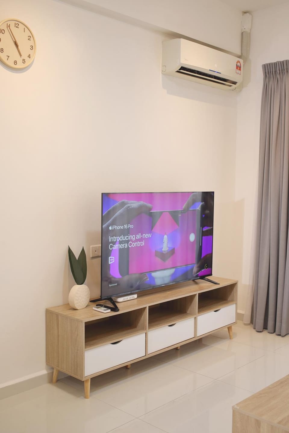 TV and multimedia, Living room, air conditioner