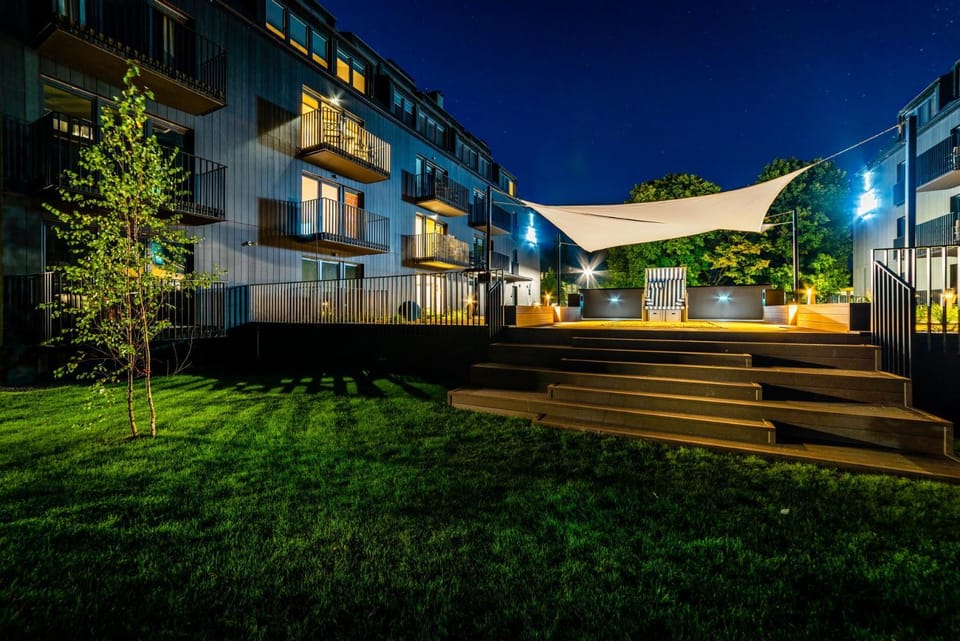 Property building, Patio, Night, Natural landscape, Summer, Garden, Balcony/Terrace, Garden view, sunbed, sunbed