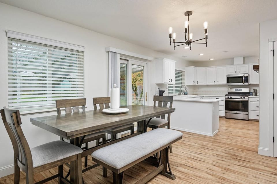 Cherry Park Escape House in Troutdale