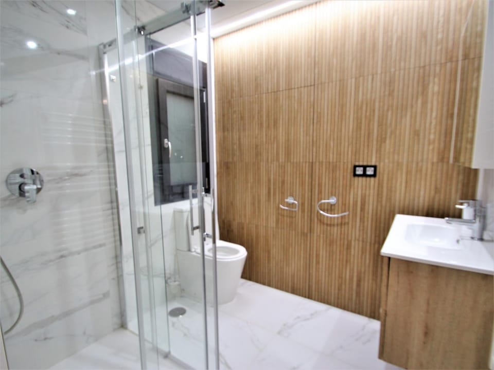 Shower, Toilet, Bathroom