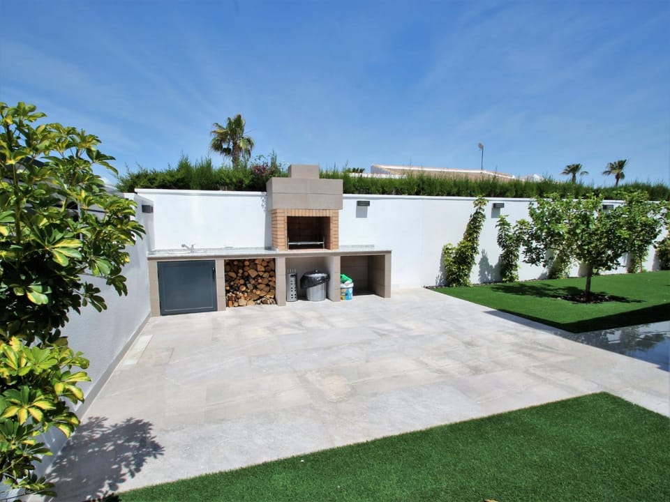 BBQ facilities, Garden