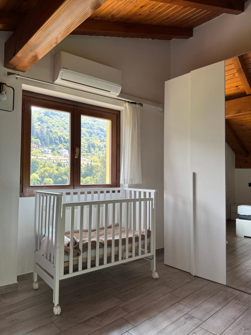 Bed, Bedroom, air conditioner